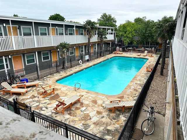 2401 Manor RD 220, Austin, TX 78722