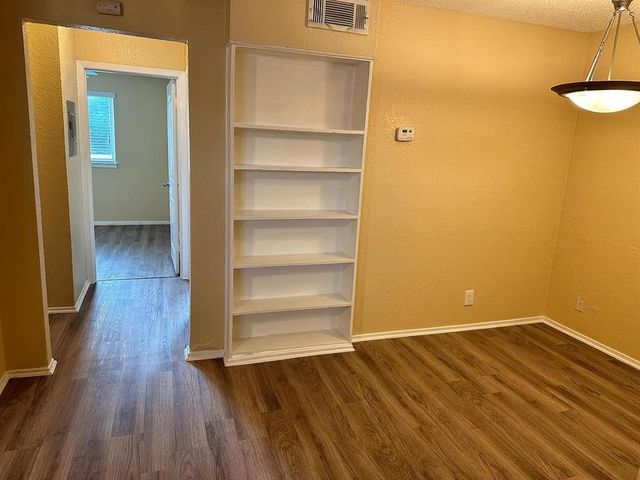2401 Manor RD 220, Austin, TX 78722
