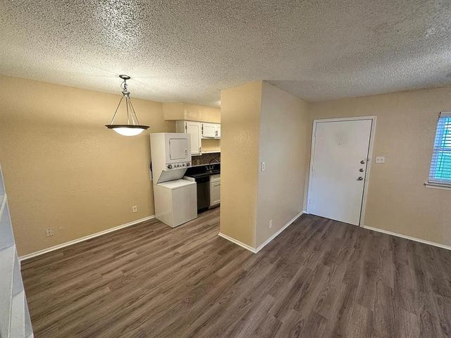 2401 Manor RD 220, Austin, TX 78722