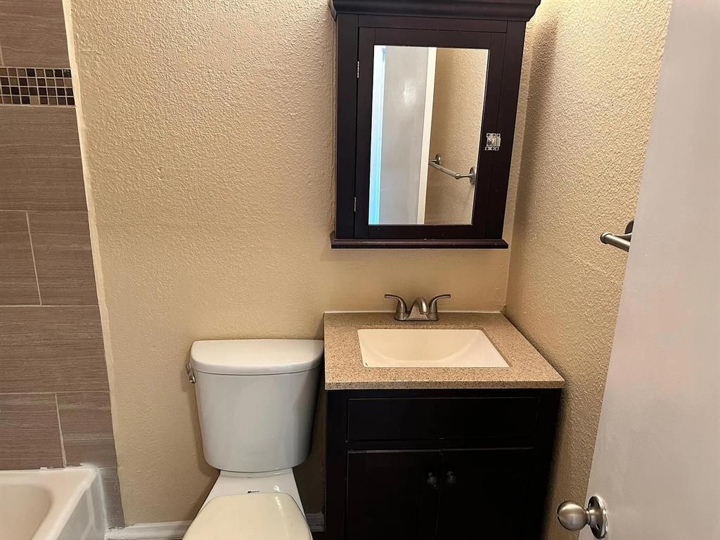 2401 Manor RD 220, Austin, TX 78722