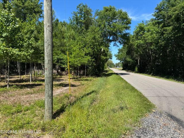 6190 N Railroad Avenue, Bay Saint Louis, MS 39520