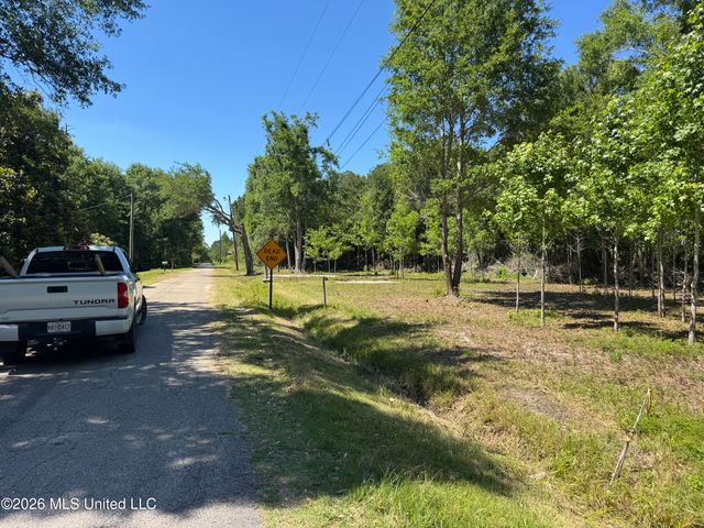 6190 N Railroad Avenue, Bay Saint Louis, MS 39520