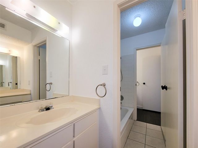 7575 Cambridge Street 2405, Houston, TX 77054