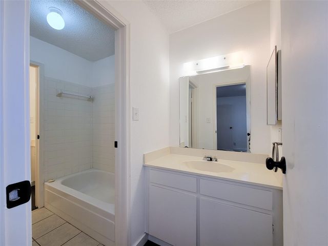 7575 Cambridge Street 2405, Houston, TX 77054