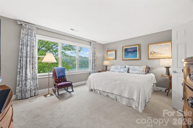 15901 Riverpointe Drive, Charlotte, NC 28278