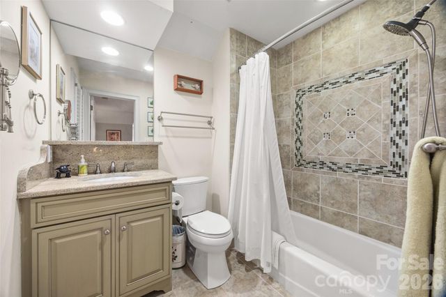 15901 Riverpointe Drive, Charlotte, NC 28278