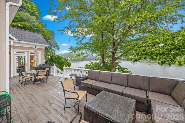 15901 Riverpointe Drive, Charlotte, NC 28278
