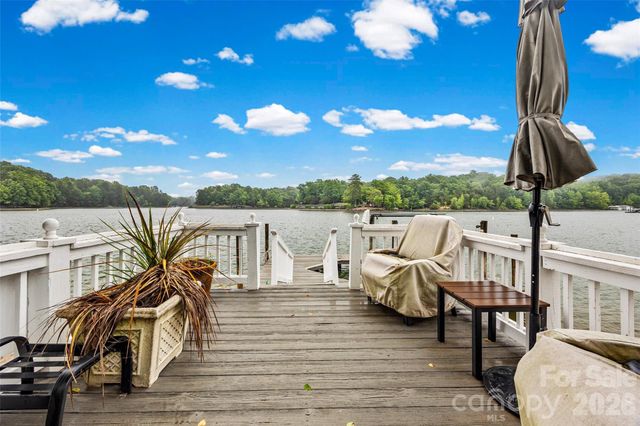 15901 Riverpointe Drive, Charlotte, NC 28278