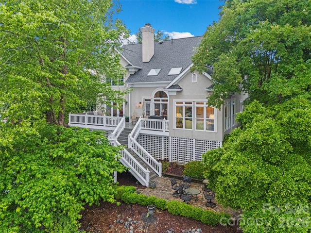 15901 Riverpointe Drive, Charlotte, NC 28278