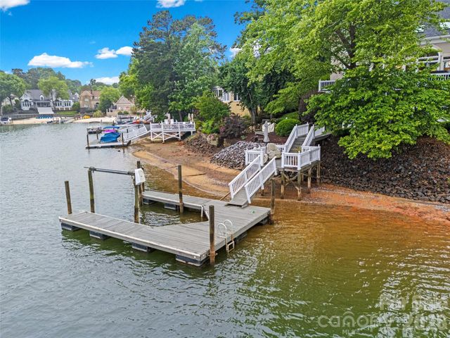 15901 Riverpointe Drive, Charlotte, NC 28278