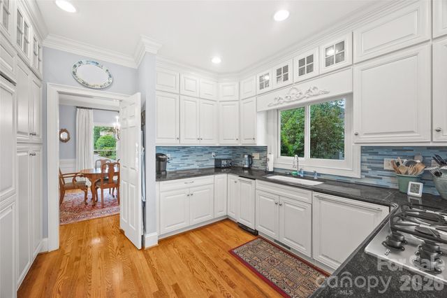 15901 Riverpointe Drive, Charlotte, NC 28278