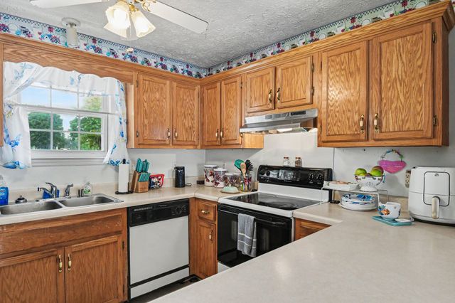 105 Brookside Pt, Springfield, TN 37172