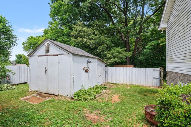 105 Brookside Pt, Springfield, TN 37172