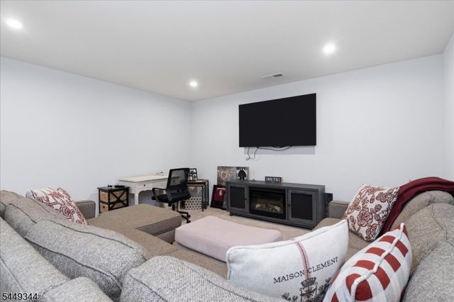 14 Cypress Ln, Sparta Twp., NJ 07871
