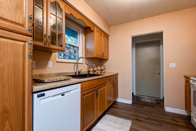 2127 S Golden Avenue, Springfield, MO 65807