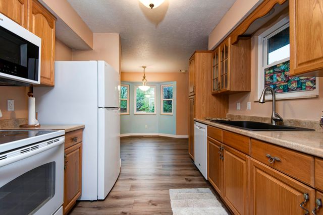 2127 S Golden Avenue, Springfield, MO 65807