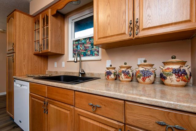 2127 S Golden Avenue, Springfield, MO 65807