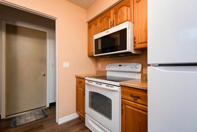 2127 S Golden Avenue, Springfield, MO 65807