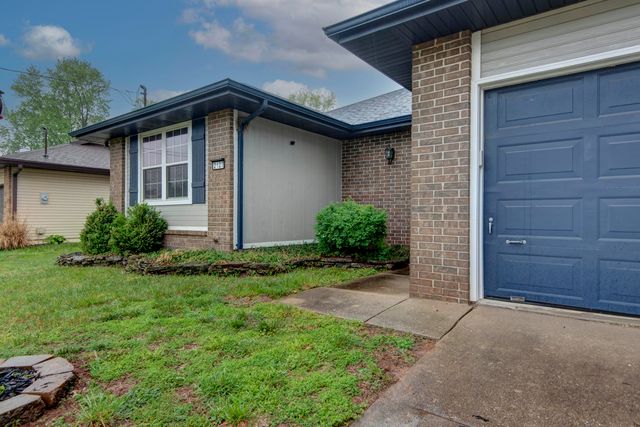 2127 S Golden Avenue, Springfield, MO 65807