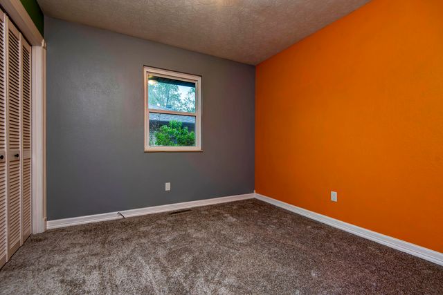 2127 S Golden Avenue, Springfield, MO 65807