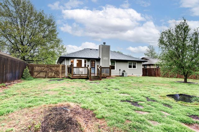 2127 S Golden Avenue, Springfield, MO 65807