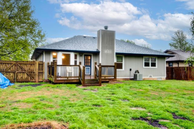 2127 S Golden Avenue, Springfield, MO 65807