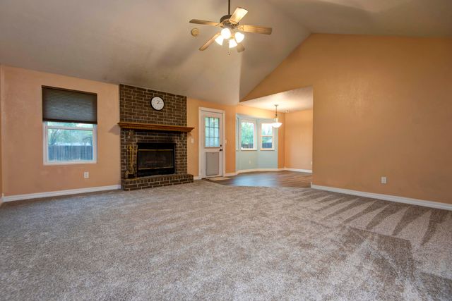 2127 S Golden Avenue, Springfield, MO 65807