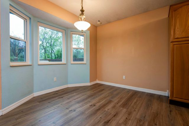 2127 S Golden Avenue, Springfield, MO 65807