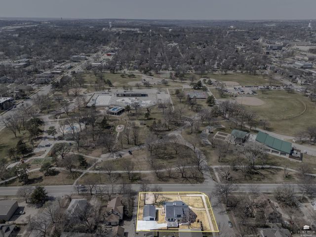 1031 Leavenworth Street, Manhattan, KS 66502