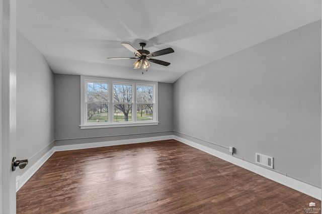 1031 Leavenworth Street, Manhattan, KS 66502