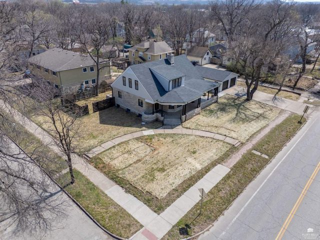 1031 Leavenworth Street, Manhattan, KS 66502