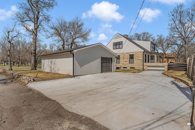 1031 Leavenworth Street, Manhattan, KS 66502