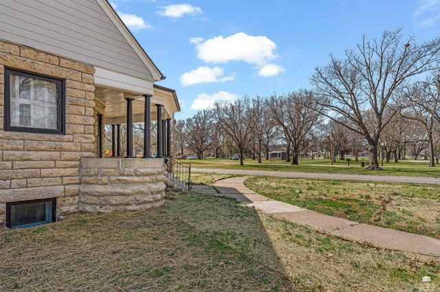 1031 Leavenworth Street, Manhattan, KS 66502