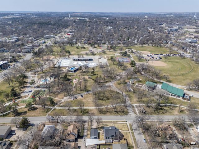 1031 Leavenworth Street, Manhattan, KS 66502