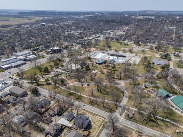 1031 Leavenworth Street, Manhattan, KS 66502