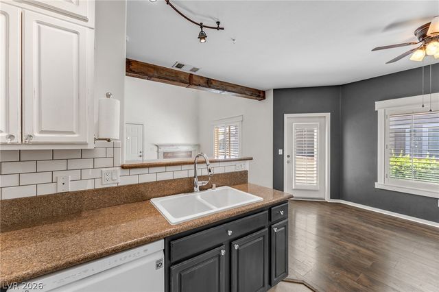 10515 Gold Shadow Avenue, Las Vegas, NV 89129