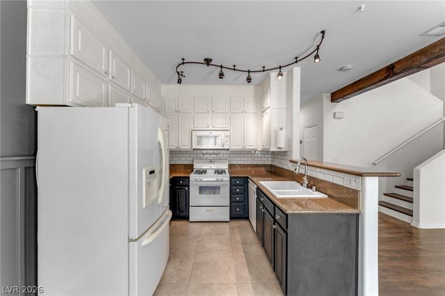 10515 Gold Shadow Avenue, Las Vegas, NV 89129