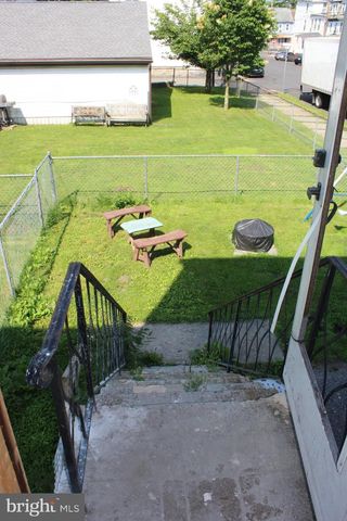 148 N LOCUST ST, Mount Carmel, PA 17851