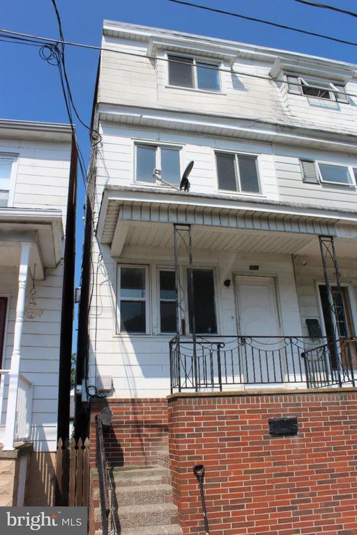 148 N LOCUST ST, Mount Carmel, PA 17851