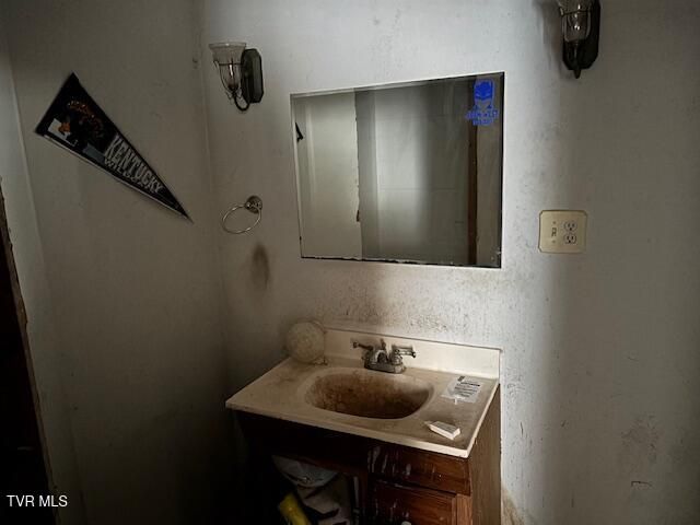 324 Jess Hopson Road, Unicoi, TN 37692