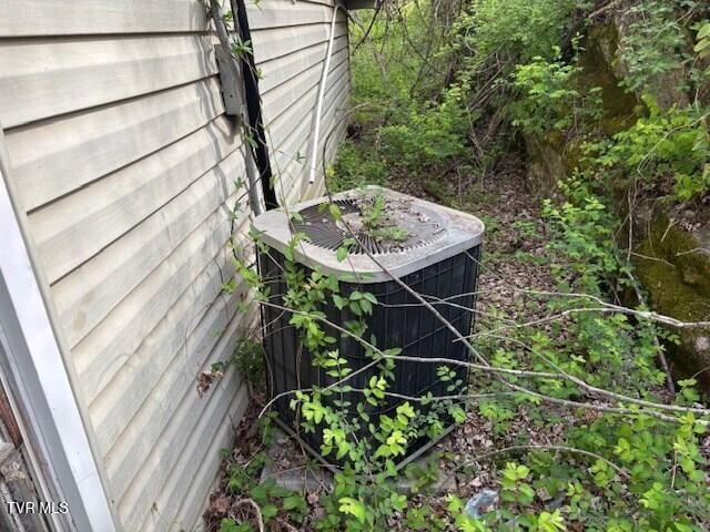 324 Jess Hopson Road, Unicoi, TN 37692