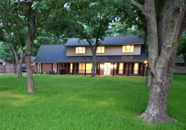 6003 Oakwood Court, Granbury, TX 76049