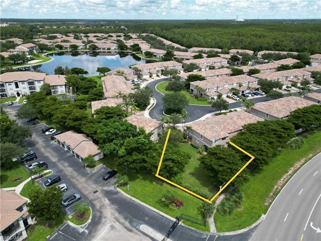 9999 Chiana CIR, Fort Myers, FL 33905