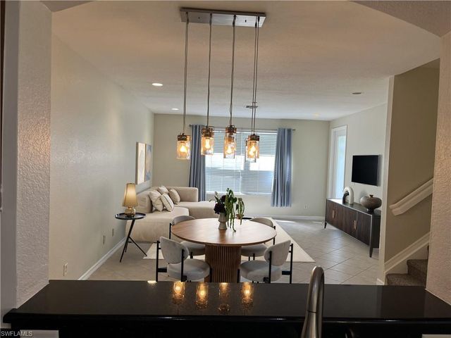 9999 Chiana CIR, Fort Myers, FL 33905