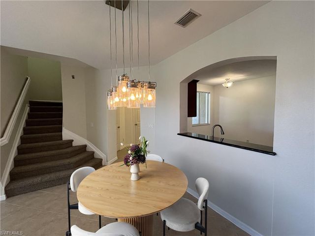 9999 Chiana CIR, Fort Myers, FL 33905