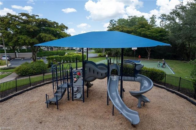 9999 Chiana CIR, Fort Myers, FL 33905