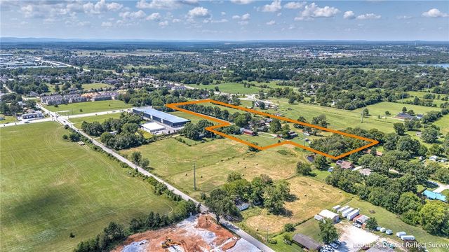 5402 Elm Springs Road, Springdale, AR 72762