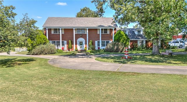 5402 Elm Springs Road, Springdale, AR 72762