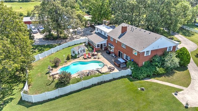 5402 Elm Springs Road, Springdale, AR 72762