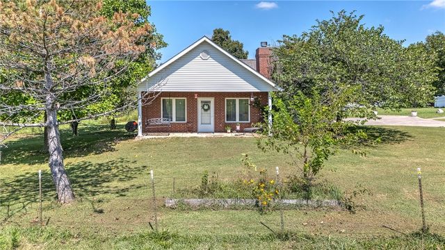 5402 Elm Springs Road, Springdale, AR 72762